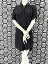 Charger l&#39;image dans la galerie, Robe chemise Equipment en soie taille 36
