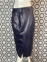 Charger l&#39;image dans la galerie, Jupe en cuir Morabito taille 38
