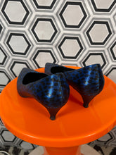 Charger l&#39;image dans la galerie, Escarpins bleu merallisé léopard pointure 37,5 italienne.
