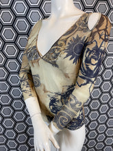 Charger l&#39;image dans la galerie, Haut en mesh Roberto Cavalli taille 42
