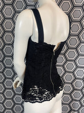 Charger l&#39;image dans la galerie, Haut en dentelle Dolce &amp; Gabbana taille 36
