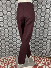 Charger l'image dans la galerie, Pantalon à pinces vintage Thierry Mugler lie de vin taille 42
