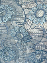 Charger l'image dans la galerie, Chemisier en résille brodée Anne Fontaine taille 38

