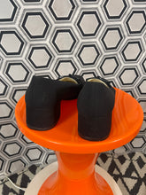 Charger l&#39;image dans la galerie, Mocassins Prada pointure 39
