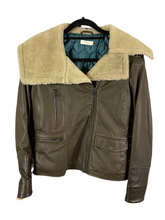 Charger l'image dans la galerie, Veste cuir peau retournée Paul Smith taille 36
