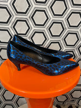 Charger l&#39;image dans la galerie, Escarpins bleu merallisé léopard pointure 37,5 italienne.
