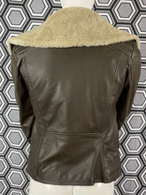 Charger l'image dans la galerie, Veste cuir peau retournée Paul Smith taille 36
