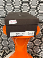 Charger l&#39;image dans la galerie, Paire d’escarpins vintage Céline pointure 36 1/2 neufs
