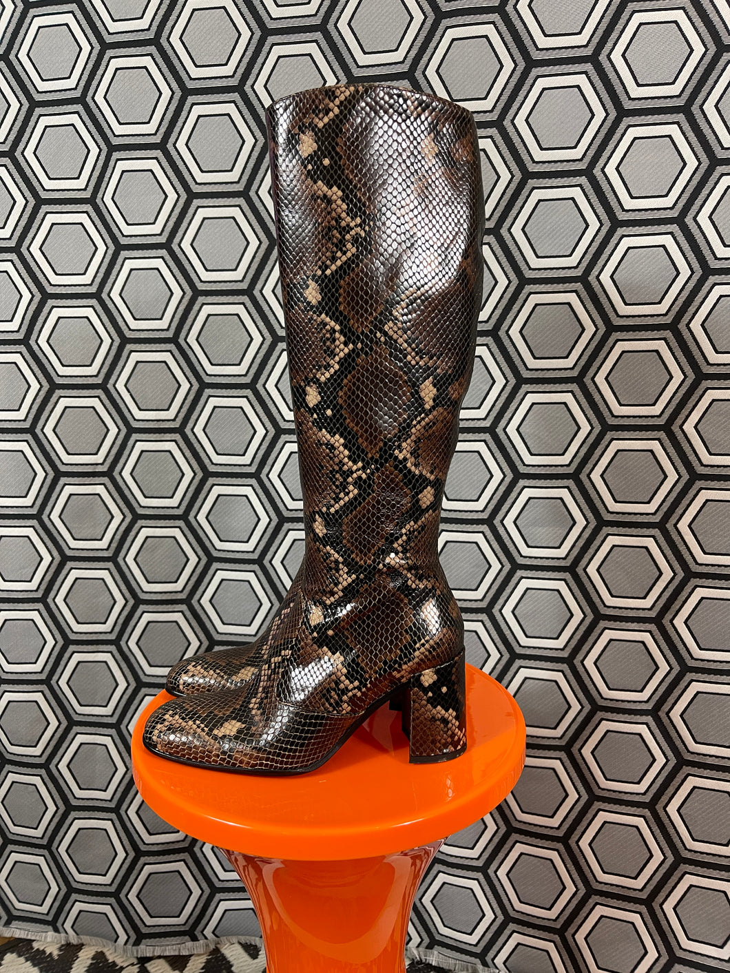 Paire de bottes en cuir façon python neuves Free Lance pointure 36