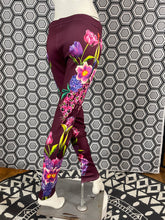 Charger l&#39;image dans la galerie, Incroyable pantalon strass Gai Mattiolo taille 38
