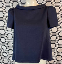 Charger l&#39;image dans la galerie, Haut bleu marine Prada taille 42
