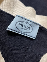 Charger l&#39;image dans la galerie, Cardigan Prada taille 36

