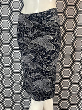 Charger l&#39;image dans la galerie, Jupe Kenzo à décors d’oiseaux taille 40
