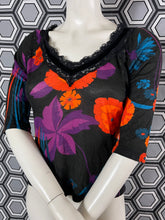 Charger l&#39;image dans la galerie, Haut Dolce &amp; Gabbana fleurs taille 36
