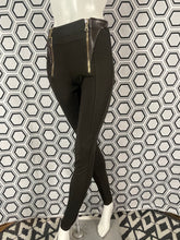 Charger l&#39;image dans la galerie, Pantalon Givenchy empiècement cuir taille 36
