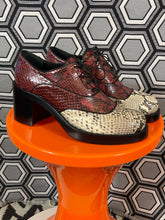Charger l'image dans la galerie, Sublimes Chaussures en python Miu Miu pointure 36
