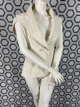 Charger l'image dans la galerie, Veste emblématique Alexander McQueen taille 40
