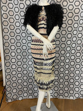 Charger l'image dans la galerie, Exceptionnelle et iconique robe Jean Paul Gaultier Raphia taille 36 et son boléro assorti
