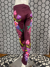 Charger l&#39;image dans la galerie, Incroyable pantalon strass Gai Mattiolo taille 38
