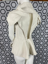 Charger l'image dans la galerie, Veste emblématique Alexander McQueen taille 40
