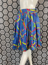 Charger l'image dans la galerie, Superbe jupe asymétrique Yves Saint Laurent rive gauche 1991 taille 38
