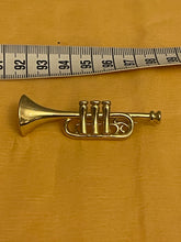 Charger l&#39;image dans la galerie, Lot de clips et une broche vintage
