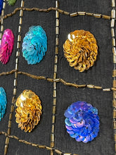 Charger l'image dans la galerie, Veste à sequins vintage taille 40
