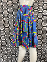 Charger l'image dans la galerie, Superbe jupe asymétrique Yves Saint Laurent rive gauche 1991 taille 38
