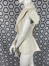 Charger l'image dans la galerie, Veste emblématique Alexander McQueen taille 40
