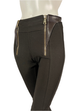 Charger l&#39;image dans la galerie, Pantalon Givenchy empiècement cuir taille 36
