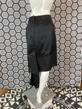 Charger l&#39;image dans la galerie, Jupe asymétrique Céline taille 38

