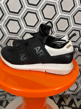 Charger l&#39;image dans la galerie, Sneakers Karl Lagerfeld pointure 37
