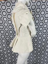 Charger l'image dans la galerie, Veste emblématique Alexander McQueen taille 40
