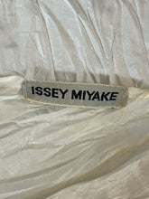 Charger l&#39;image dans la galerie, Robe Issey Miyake taille 40

