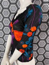 Charger l&#39;image dans la galerie, Haut Dolce &amp; Gabbana fleurs taille 36
