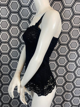 Charger l&#39;image dans la galerie, Haut en dentelle Dolce &amp; Gabbana taille 36
