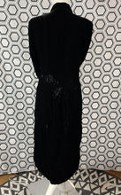Charger l&#39;image dans la galerie, Manteau en velours Armand Ventilo taille 40
