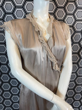 Charger l'image dans la galerie, Robe Queenie en soie taille 40
