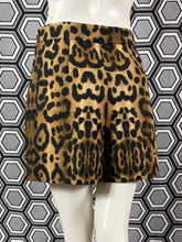 Charger l&#39;image dans la galerie, Short léopard Giambattista Valli taille 36
