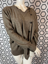 Charger l&#39;image dans la galerie, Pull Lemaire taille 38
