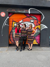 Charger l&#39;image dans la galerie, Robe en velours Moschino taille 42
