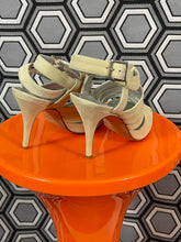 Charger l&#39;image dans la galerie, Escarpins vintage Thierry Mugler pointure 36

