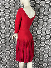 Charger l&#39;image dans la galerie, Robe Alaïa framboise taille 36
