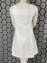 Charger l&#39;image dans la galerie, Robe blanche Courrèges taille 36

