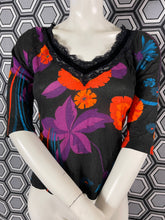 Charger l&#39;image dans la galerie, Haut Dolce &amp; Gabbana fleurs taille 36
