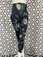 Charger l&#39;image dans la galerie, Pantalon Pleats Please Issey Miyake
