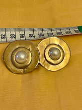 Charger l&#39;image dans la galerie, Lot de clips et une broche vintage
