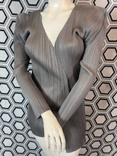 Charger l'image dans la galerie, Veste pleats please taille 38
