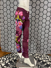 Charger l&#39;image dans la galerie, Incroyable pantalon strass Gai Mattiolo taille 38
