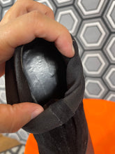 Charger l&#39;image dans la galerie, Paire de bottines en daim Robert Clergerie pointure 37
